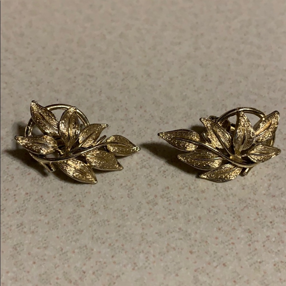 Coro gold tone leaf shaped clip on earrings